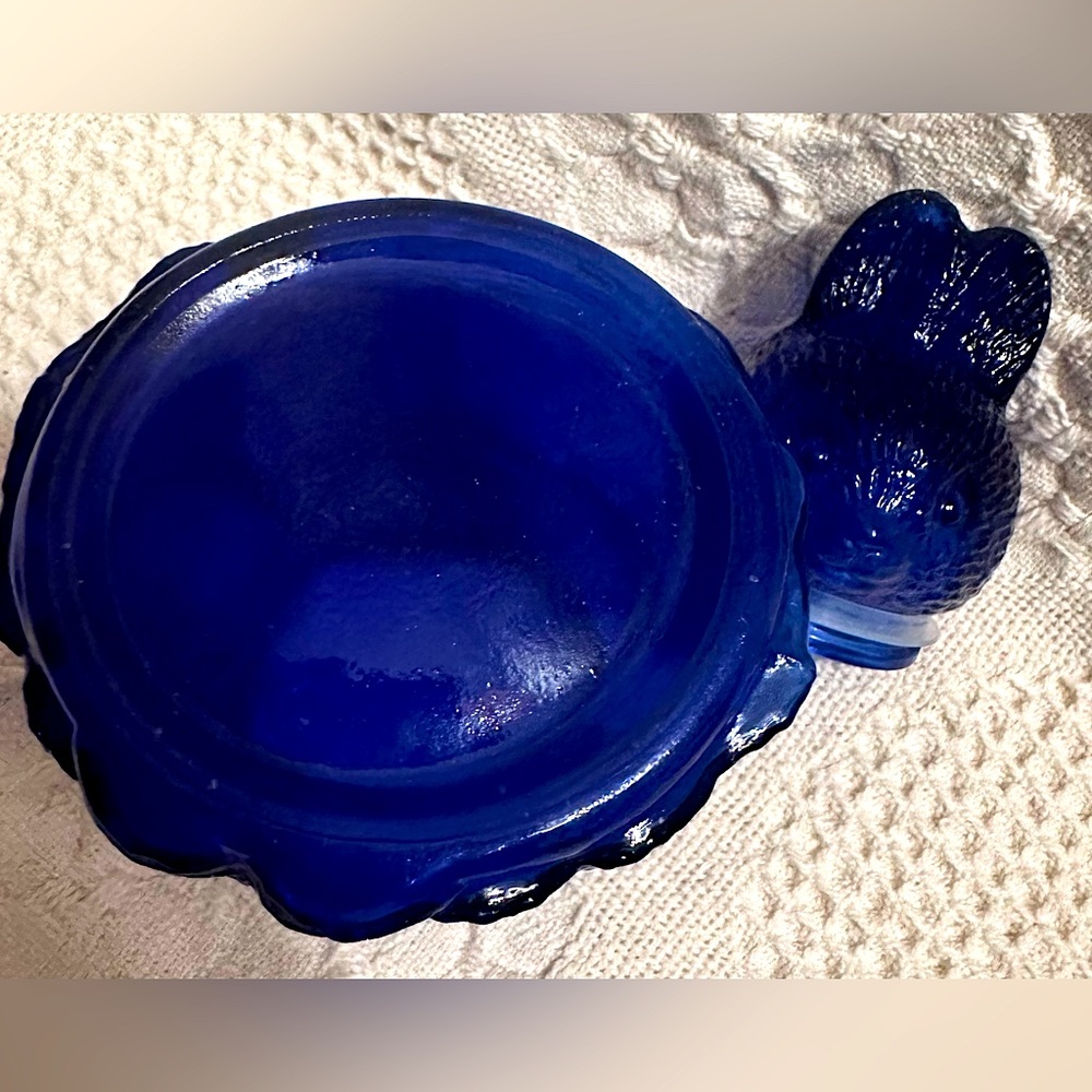 Cobalt Blue Glass Mama Bunny Rabbit Jar In Apron… Cottage  Farnhouse Easter - Picture 10 of 10